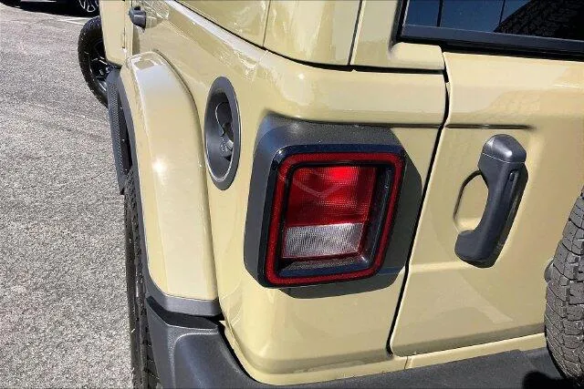 Jeep Wrangler photo 11