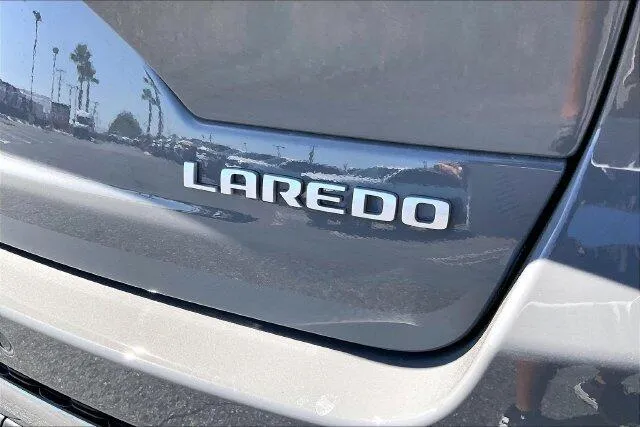 Jeep Grand Cherokee photo 13