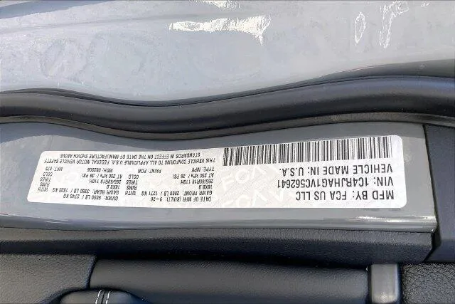 Jeep Grand Cherokee photo 16