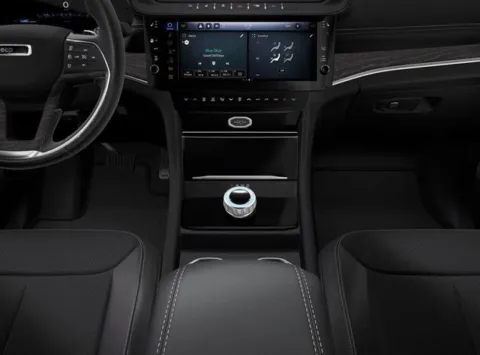 More photos of 2027 Jeep Grand Cherokee L aredo Altitude 4x2 at I-10 Chrysler Dodge Jeep Ram, CA