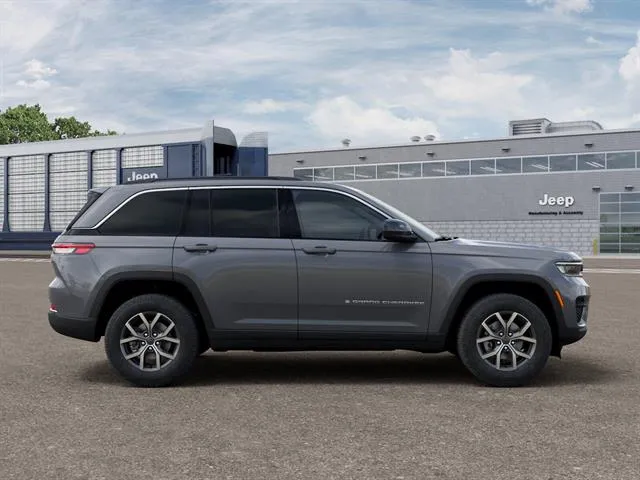 Jeep Grand Cherokee photo 12