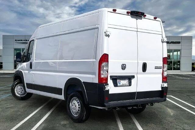 Ram Cargo Van photo 2