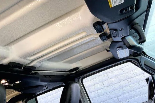 2023 Jeep Gladiator Mojave - Photo 28