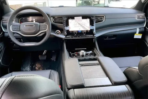 More photos of 2023 Jeep Wagoneer L Series III at I-10 Chrysler Dodge Jeep Ram, CA