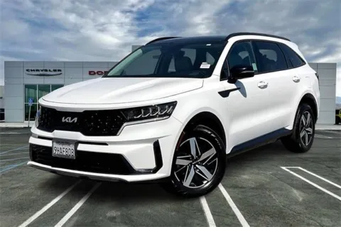 White 2023 Kia Sorento S for sale in Indio, CA