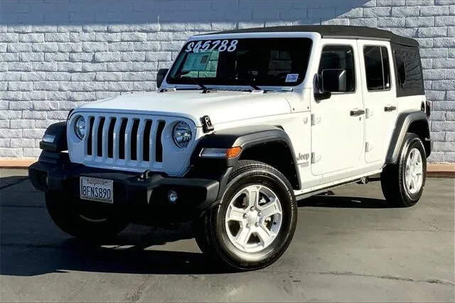 White 2018 Jeep Wrangler Unlimited Sport S for sale in Indio, CA