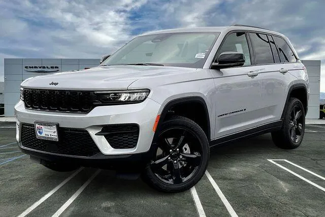 2025 Jeep Grand Cherokee Altitude 4x2 for sale in Indio, CA