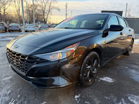 More photos of 2023 HYUNDAI ELANTRA SEL at Ride Time Auto Finance Crown Point, IN