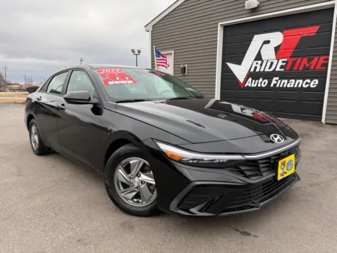 Black 2024 HYUNDAI ELANTRA SE for sale in Crown Point, IN