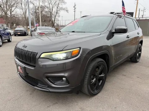 More photos of 2021 JEEP CHEROKEE ALTITUDE at Ride Time Auto Finance Crown Point, IN