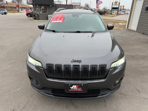 More photos of 2021 JEEP CHEROKEE ALTITUDE at Ride Time Auto Finance Crown Point, IN