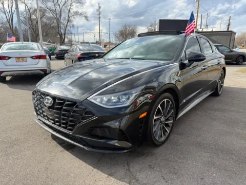 More photos of 2022 HYUNDAI SONATA LIMITED at Ride Time Auto Finance Crown Point, IN