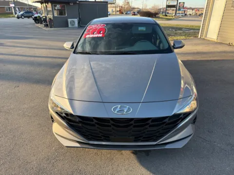 More photos of 2022 HYUNDAI ELANTRA SEL at Ride Time Auto Finance Crown Point, IN