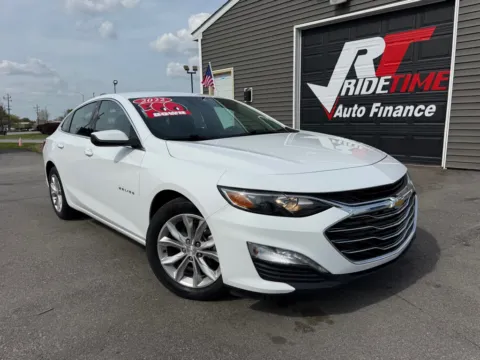 White 2022 CHEVROLET MALIBU LT for sale in Crown Point, IN
