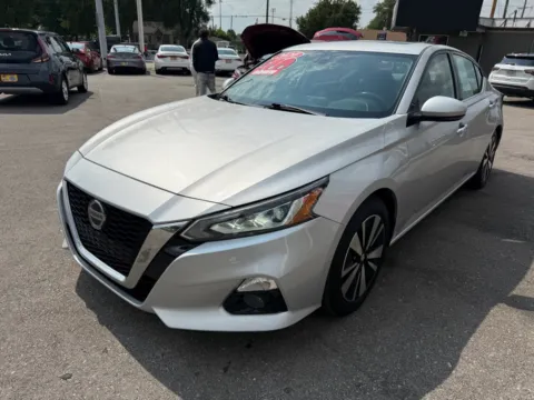 More photos of 2020 NISSAN ALTIMA 2.5 SV at Ride Time Auto Finance Crown Point, IN