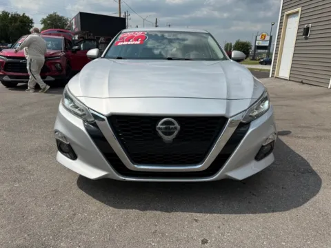 Another view of 2020 NISSAN ALTIMA 2.5 SV for sale in Crown Point, IN at Ride Time Auto Finance Crown Point