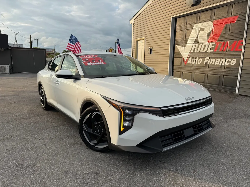 White 2025 KIA K4 EX for sale in Crown Point, IN
