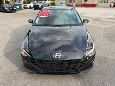 More photos of 2023 HYUNDAI ELANTRA SEL at Ride Time Auto Finance Crown Point, IN
