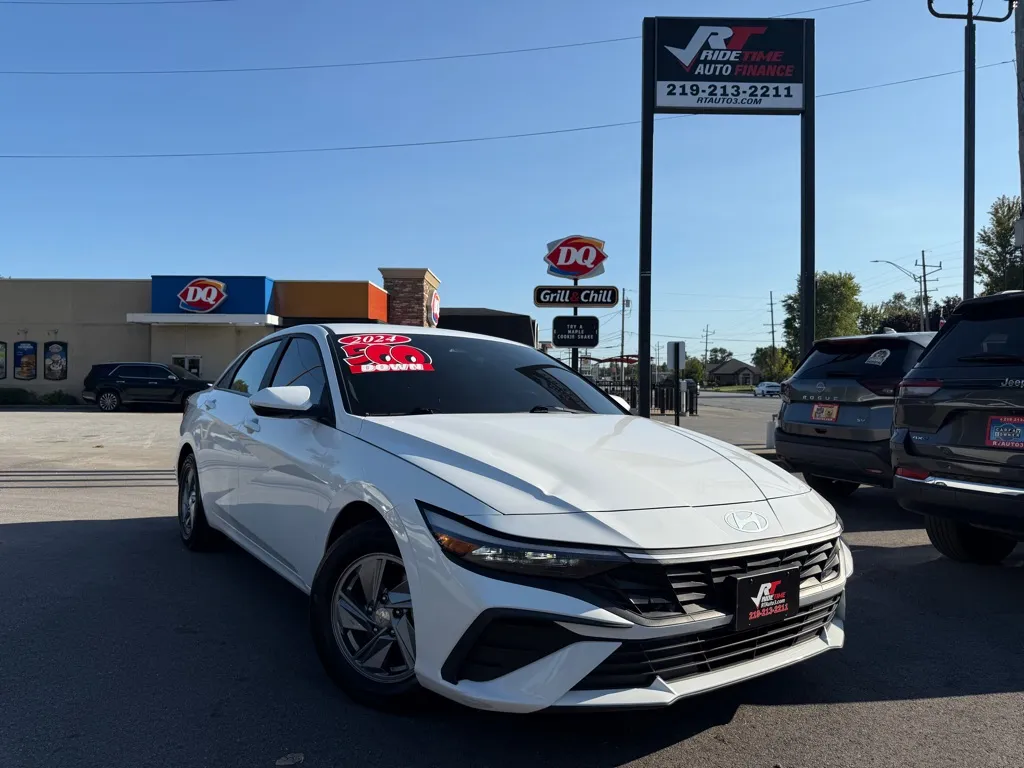 2024 HYUNDAI ELANTRA SE for sale in Crown Point, IN