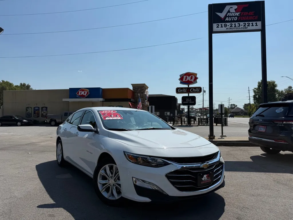 White 2024 CHEVROLET MALIBU LT for sale in Crown Point, IN