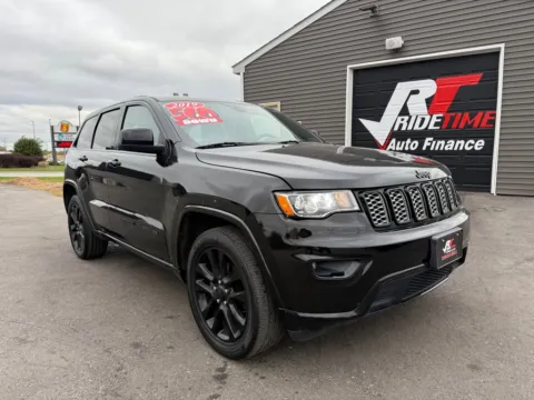 Black 2019 JEEP GRAND CHEROKEE LAREDO for sale in Crown Point, IN