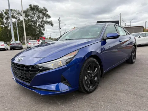 More photos of 2022 HYUNDAI ELANTRA SEL at Ride Time Auto Finance Crown Point, IN