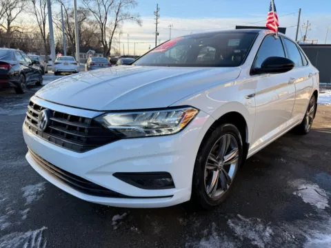 More photos of 2019 VOLKSWAGEN JETTA R-LINE at Ride Time Auto Finance Crown Point, IN