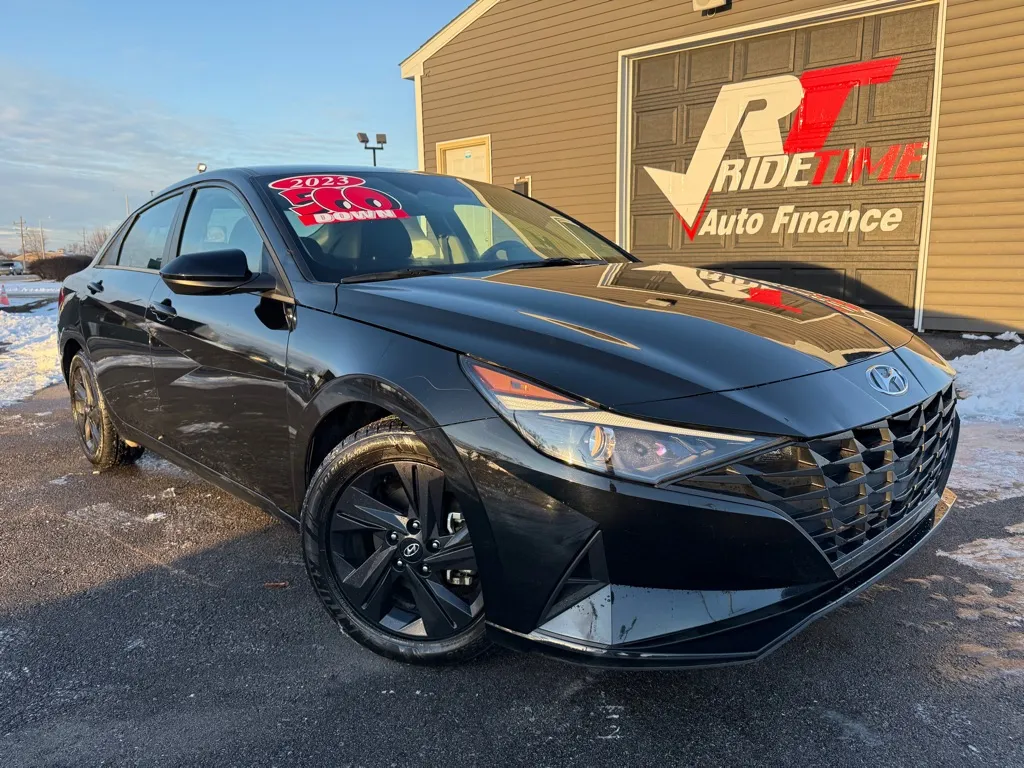 2023 HYUNDAI ELANTRA SEL for sale in Crown Point, IN