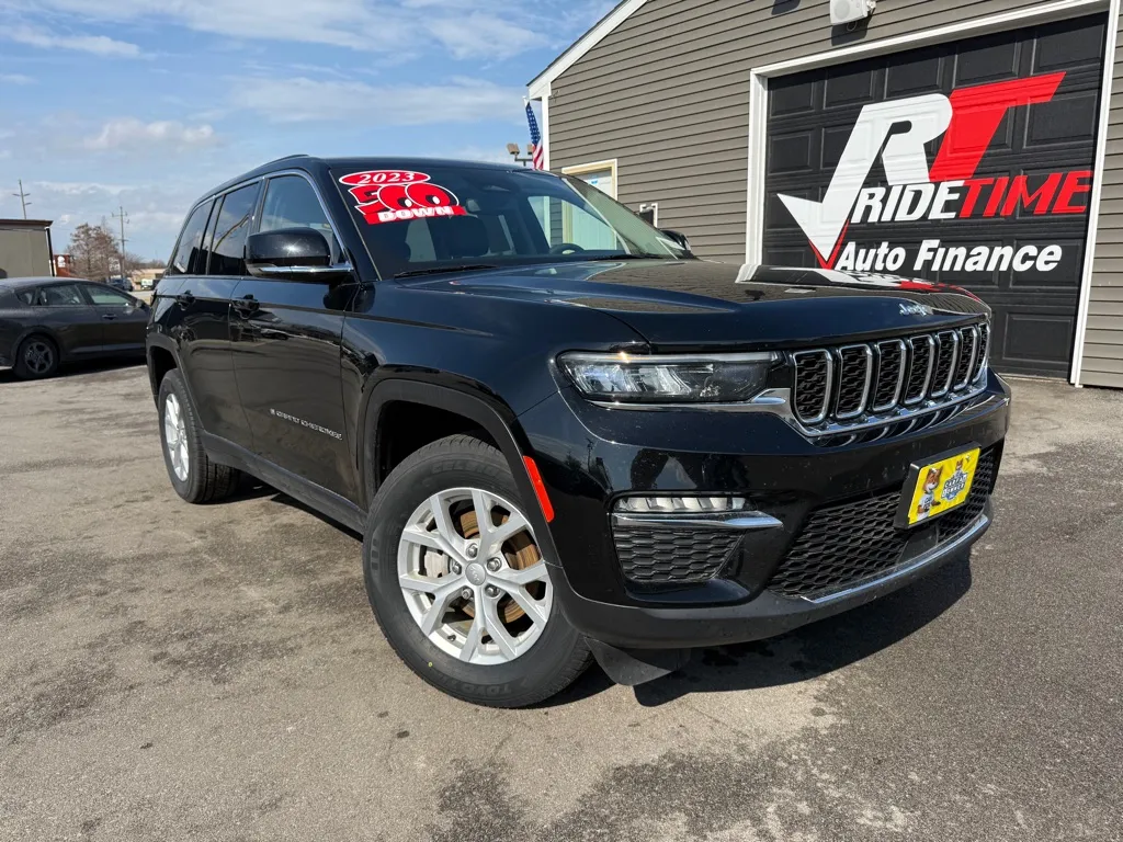 2023 JEEP GRAND CHEROKEE LIMITED for sale in Crown Point, IN