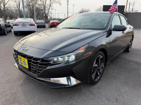 More photos of 2021 HYUNDAI ELANTRA LIMITED at Ride Time Auto Finance Crown Point, IN