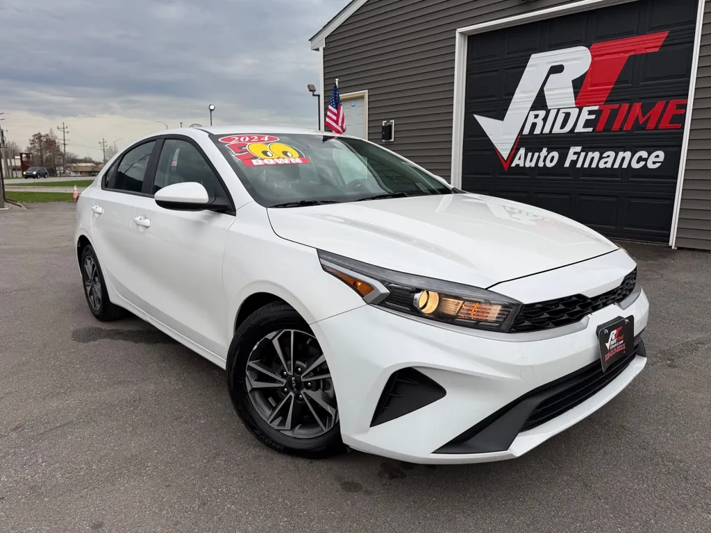 White 2024 KIA FORTE LXS for sale in Crown Point, IN