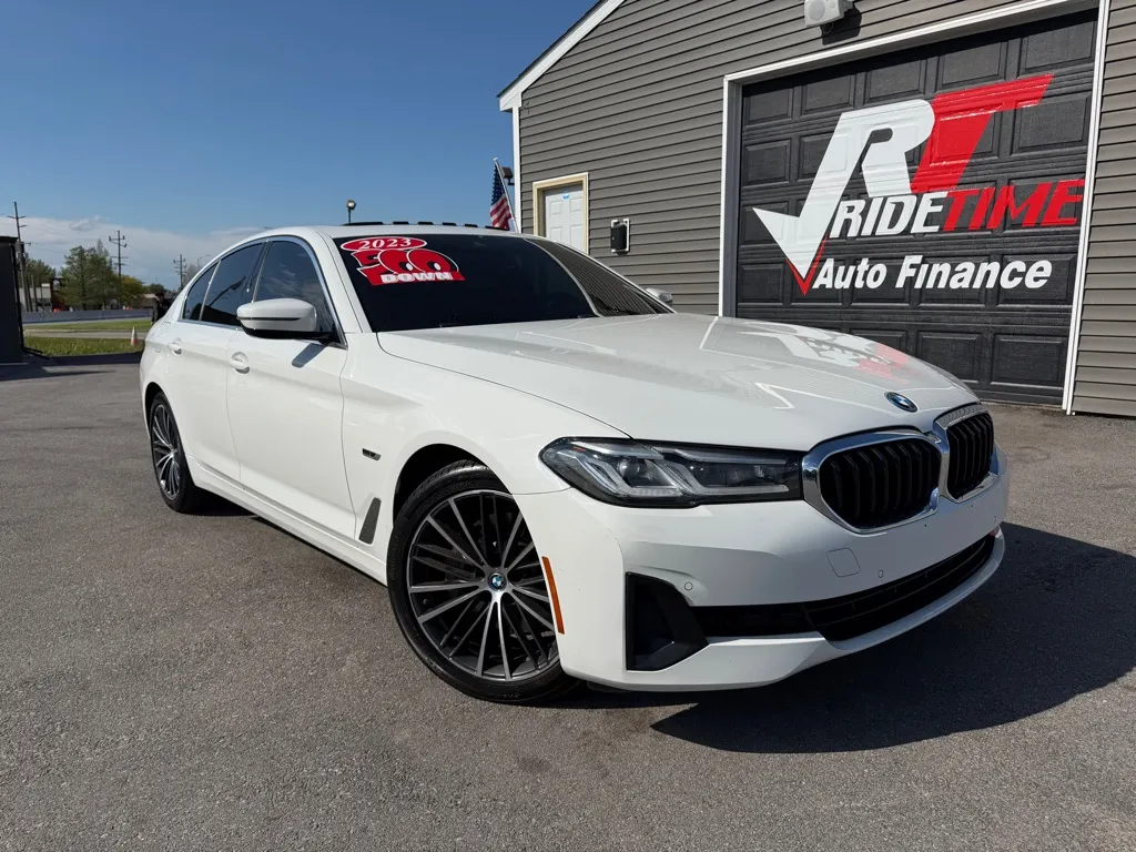 White 2023 BMW 5 SERIES 530E for sale in Crown Point, IN