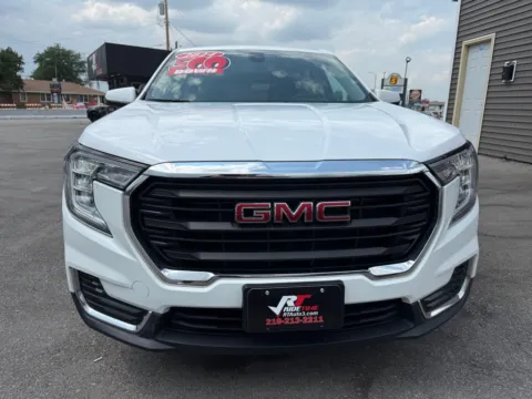 Another view of 2024 GMC TERRAIN SLE for sale in Crown Point, IN at Ride Time Auto Finance Crown Point