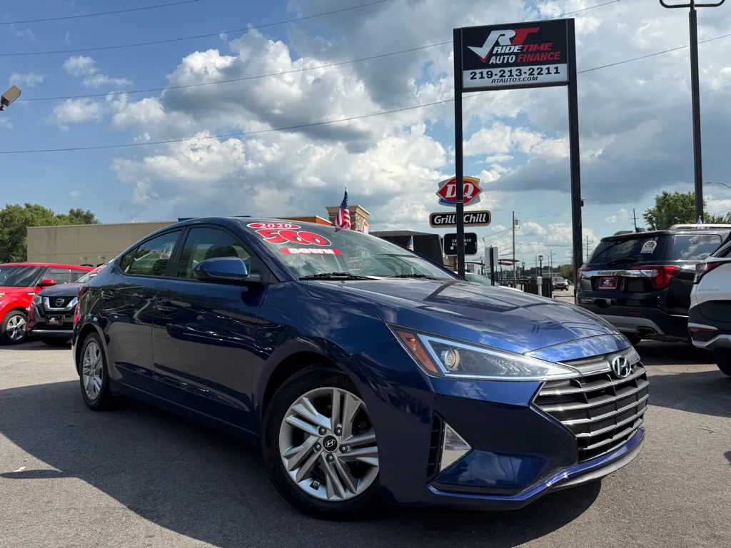 Blue 2020 HYUNDAI ELANTRA SEL for sale in Crown Point, IN