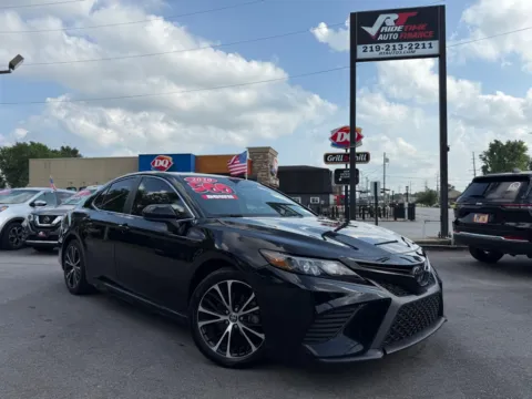 Black 2020 TOYOTA CAMRY SE for sale in Crown Point, IN