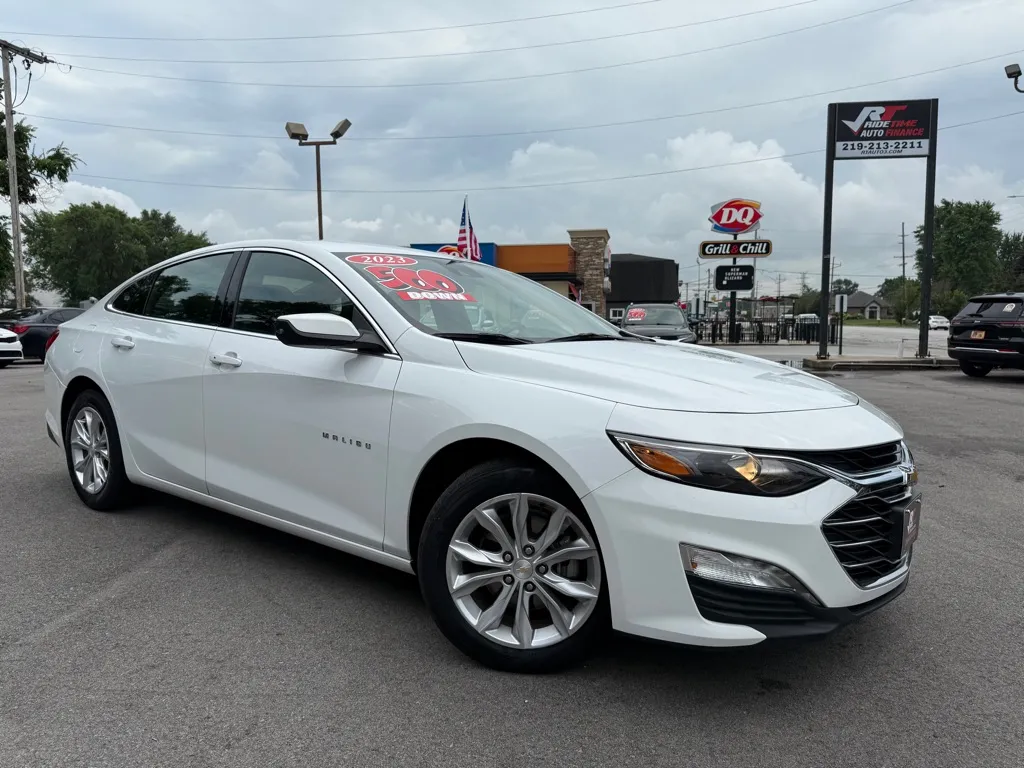 White 2023 CHEVROLET MALIBU LT for sale in Crown Point, IN