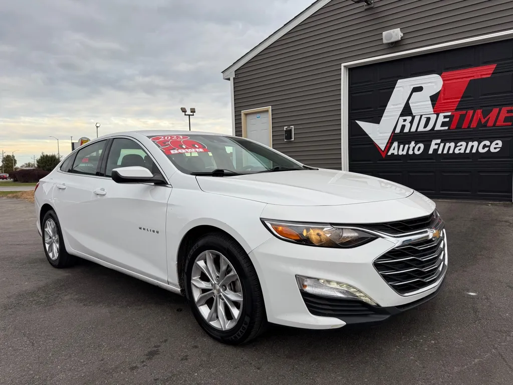 White 2023 CHEVROLET MALIBU LT for sale in Crown Point, IN