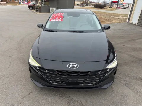 More photos of 2023 HYUNDAI ELANTRA HYBRID LIMITED at Ride Time Auto Finance Crown Point, IN