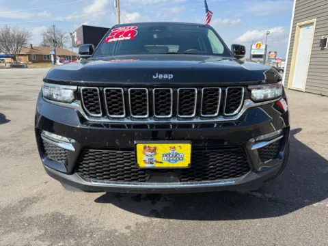 Another view of 2023 JEEP GRAND CHEROKEE LIMITED for sale in Crown Point, IN at Ride Time Auto Finance Crown Point