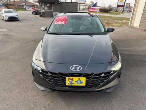 More photos of 2021 HYUNDAI ELANTRA LIMITED at Ride Time Auto Finance Crown Point, IN