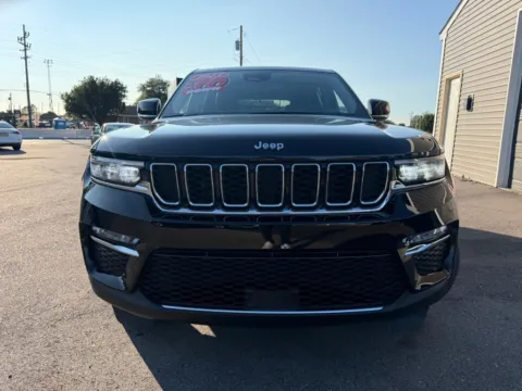 Another view of 2023 JEEP GRAND CHEROKEE LIMITED for sale in Crown Point, IN at Ride Time Auto Finance Crown Point