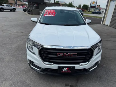 More photos of 2024 GMC TERRAIN SLE at Ride Time Auto Finance Crown Point, IN