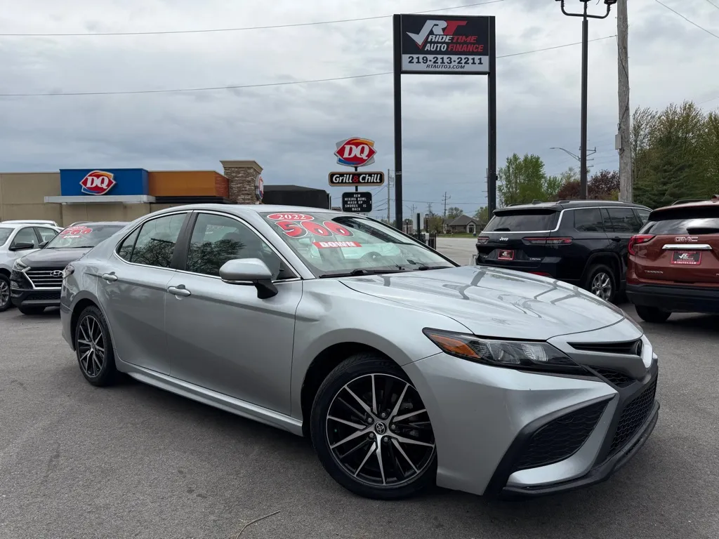 Silver 2022 TOYOTA CAMRY SE for sale in Crown Point, IN
