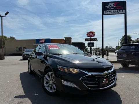 Black 2022 CHEVROLET MALIBU LT for sale in Crown Point, IN