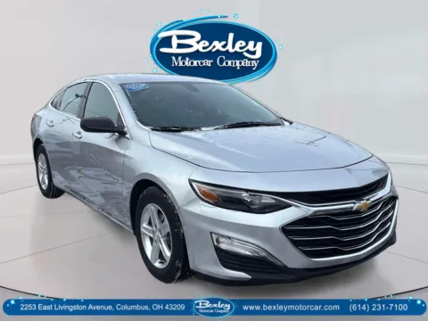 Silver 2022 Chevrolet Malibu FWD 1FL for sale in Columbus, OH