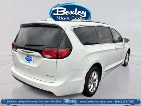 More photos of 2020 Chrysler Pacifica Limited at Bexley Motorcar Company, OH
