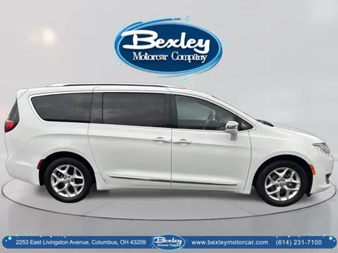 More photos of 2020 Chrysler Pacifica Limited at Bexley Motorcar Company, OH