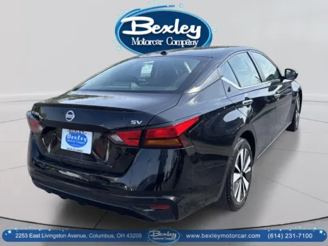 More photos of 2022 Nissan Altima SV FWD at Bexley Motorcar Company, OH