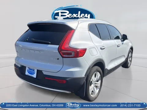 More photos of 2020 Volvo XC40 T5 Momentum at Bexley Motorcar Company, OH