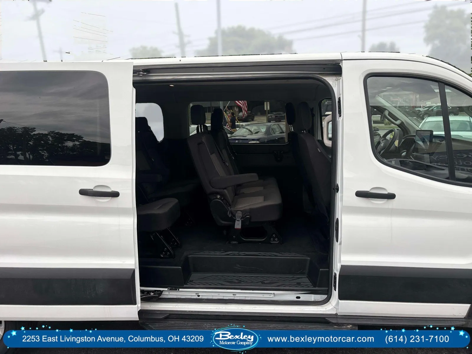 2022 Ford Transit Passenger Van XLT - Photo 14